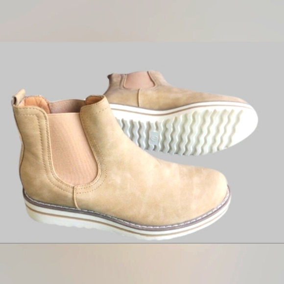 Woman's Slip on Fit, tan-army boots size:7 - Picture 2 of 5